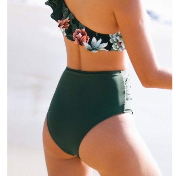 Cupshe Swimsuit, Green Bottoms, Size Medium - Picture 3 of 11